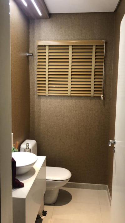 Persiana Horizontal 50mm Madeira Sintética Pintura Especial com Fita Decorativa