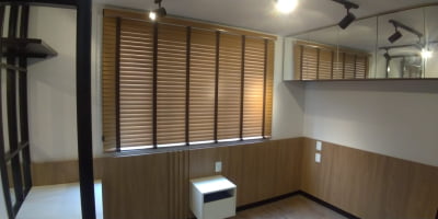 Persiana Horizontal 50mm Madeira Sintética Pintura Especial com Fita Decorativa