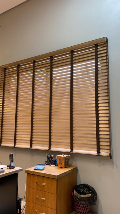 Persiana Horizontal 50mm Madeira Sintética Pintura Especial com Fita Decorativa