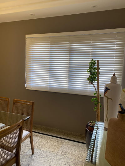 Persiana Horizontal Madeira Branca Coleção Bamboo 50mm Cor White