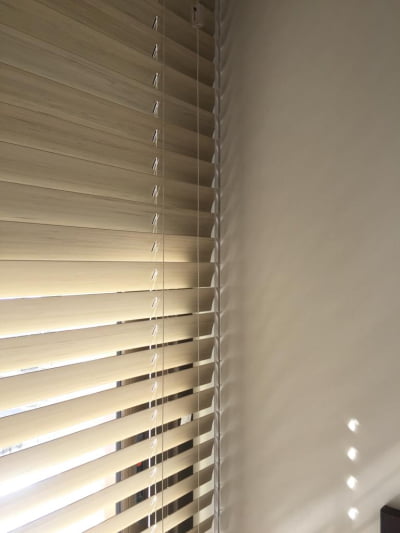 Persiana Horizontal PVC Coleção Rustic Madeira 50mm Cor Bege