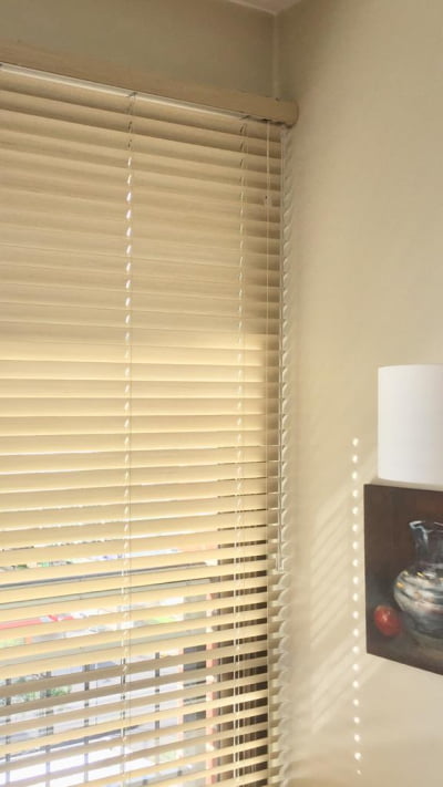 Persiana Horizontal PVC Coleção Rustic Madeira 50mm Cor Bege