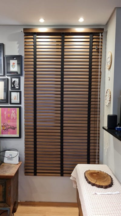 Persiana Horizontal Pvc Madeira com Fita Decorativa