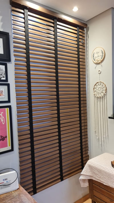 Persiana Horizontal Pvc Madeira com Fita Decorativa