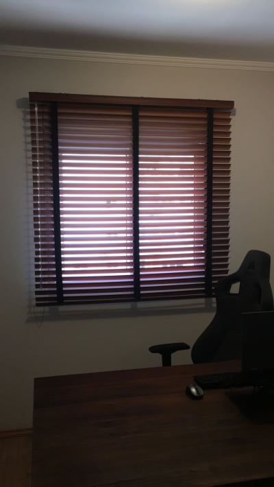 Persiana Horizontal Pvc Madeira com Fita Decorativa